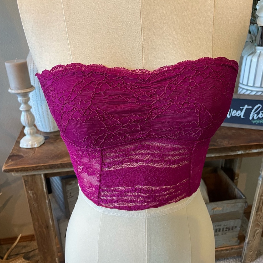Lace Strapless Bandeau Top in Magenta